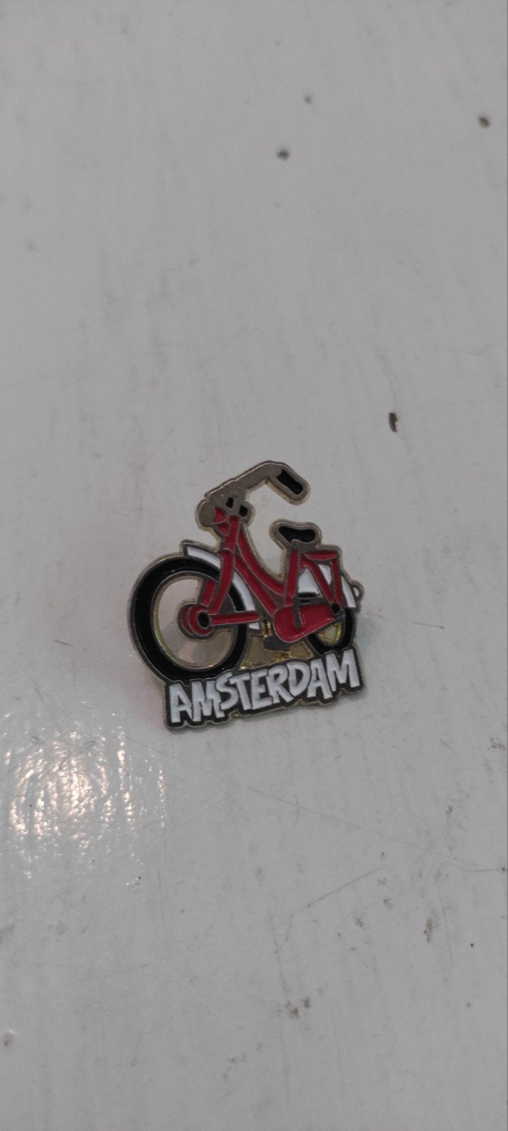 Amsterdam fiets speldje - Souvenir pin, Verzamelen, Speldjes, Pins en Buttons, Gebruikt, Speldje of Pin, Stad of Land, Ophalen of Verzenden