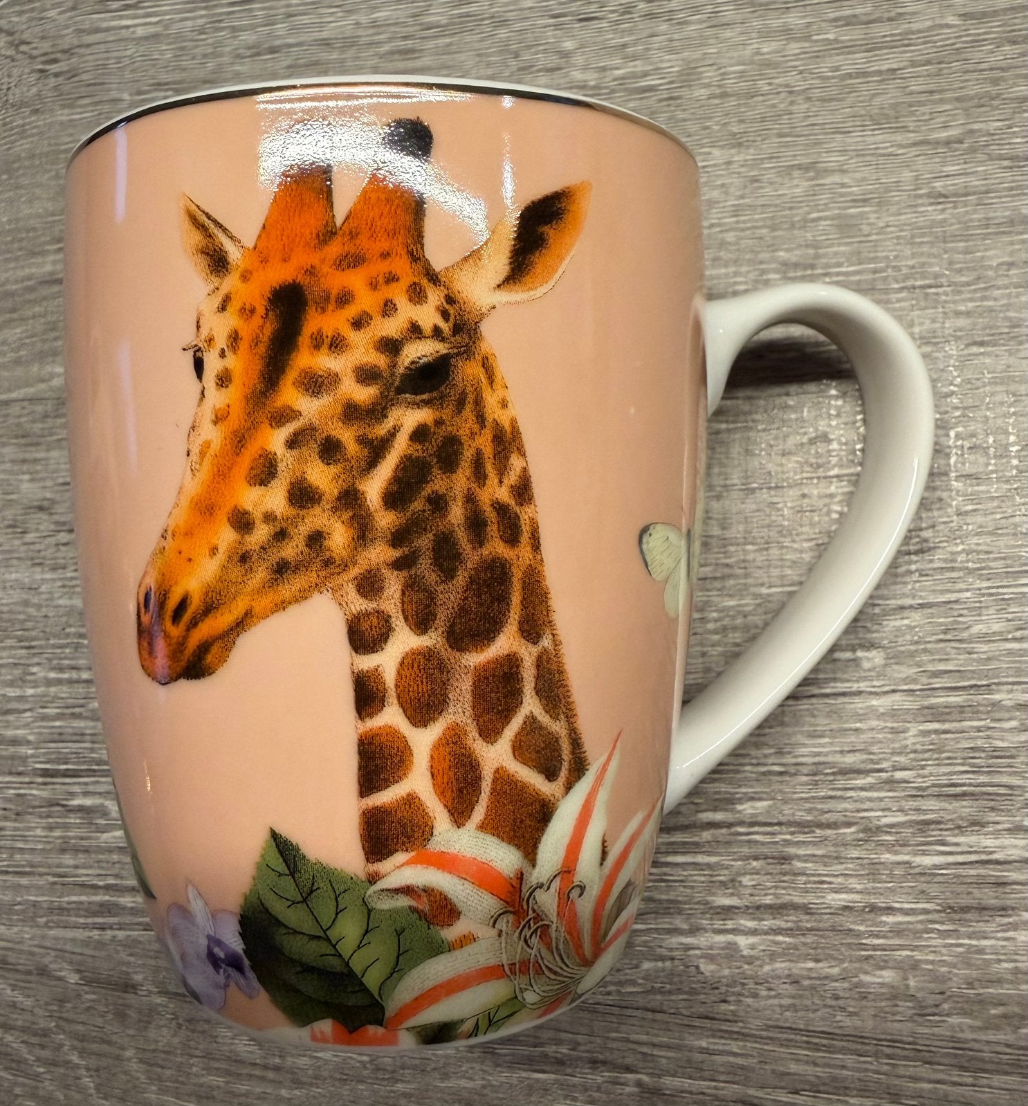 Mok Giraffe en bloemen met klein goudkleurig randje, Ophalen of Verzenden, Zo goed als nieuw, Overige stijlen, Kop(pen) en/of Schotel(s)