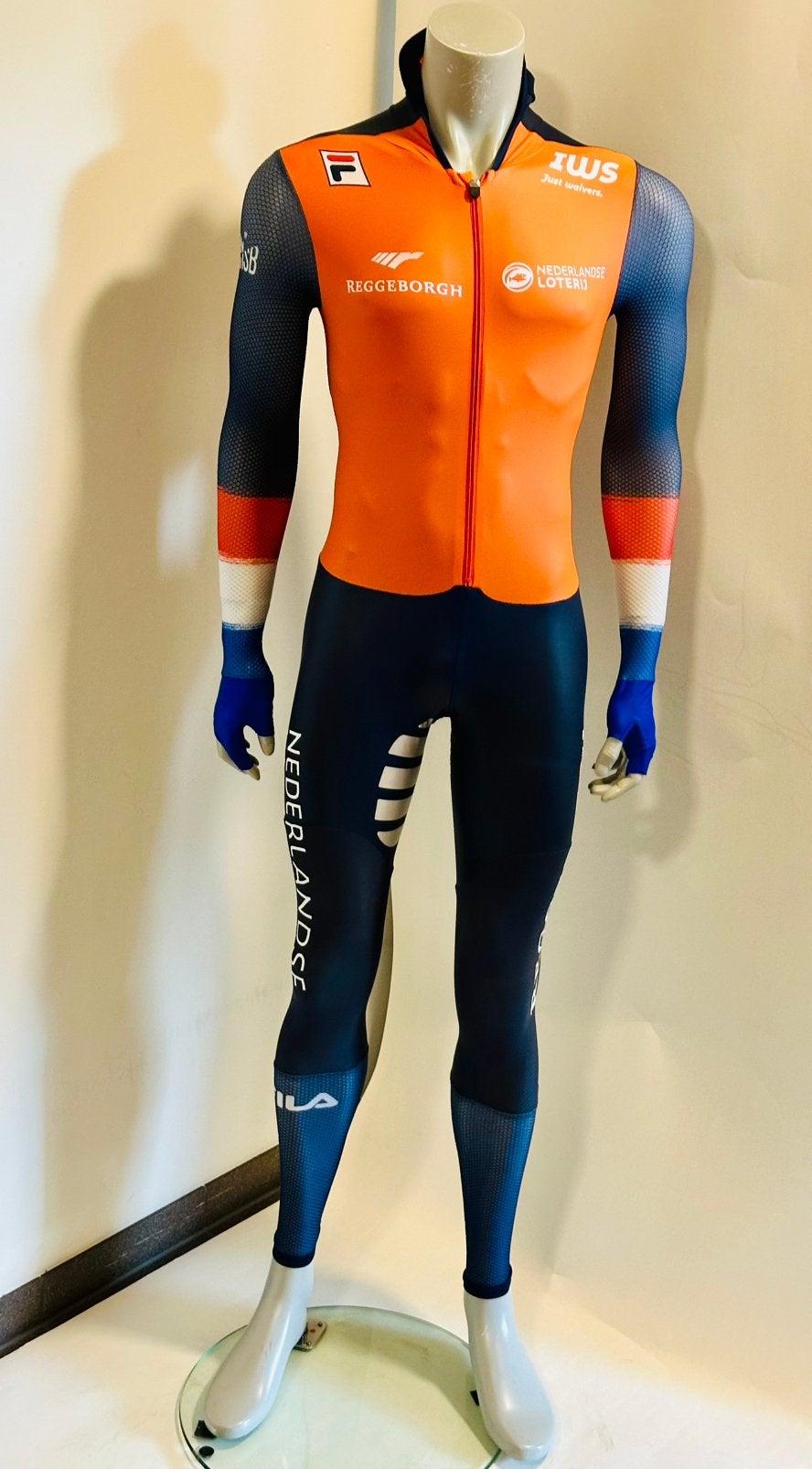 Schaatskleding schaatspak snelpak speedsuit maat M Fila, Sport en Fitness, Schaatsen, Ophalen of Verzenden, Zo goed als nieuw