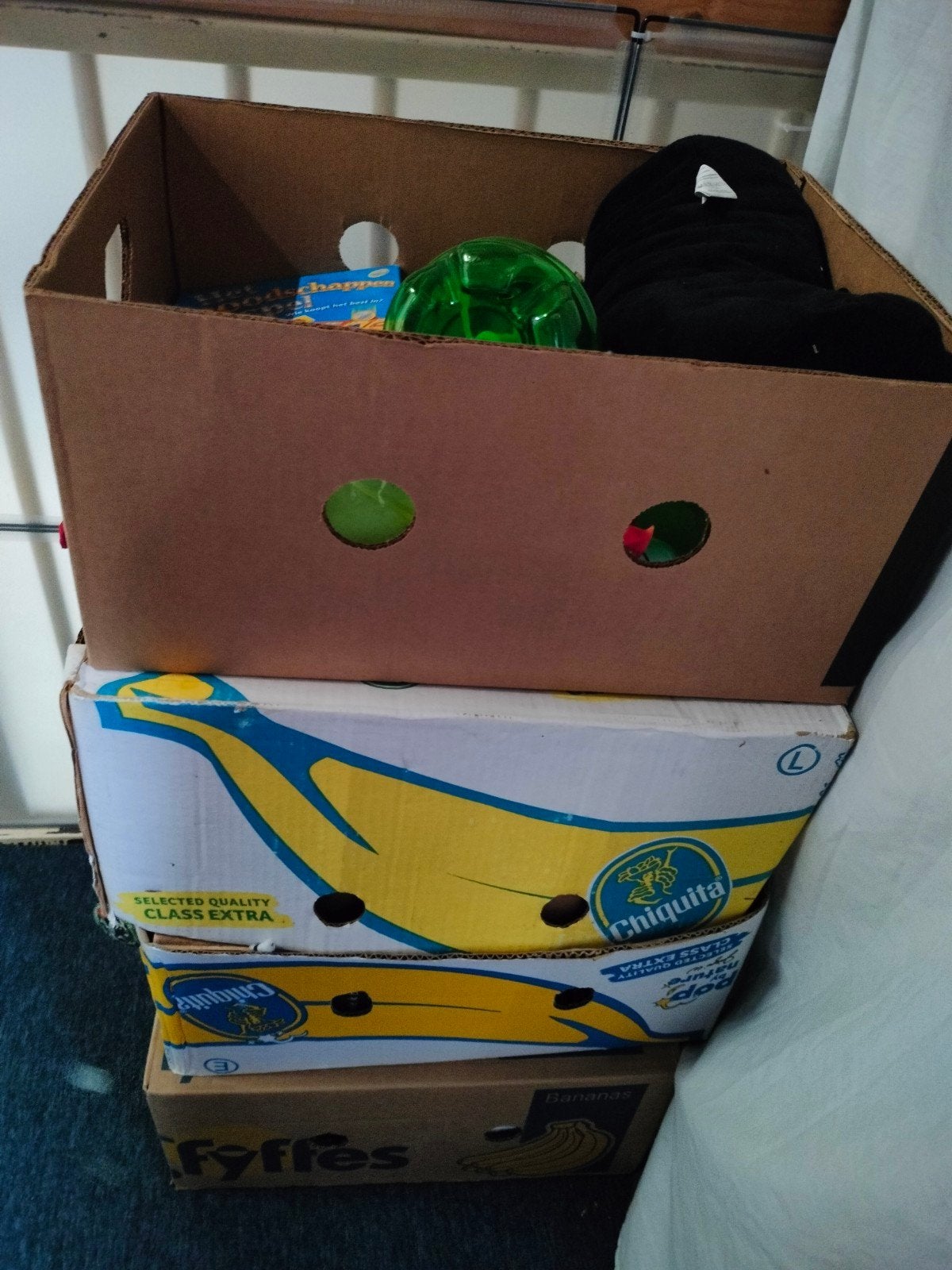 4 doosjes allerlei rommelmarkt, Ophalen