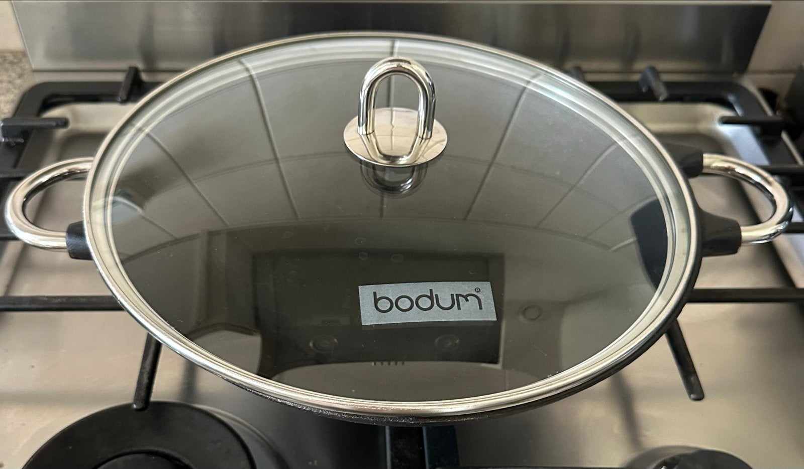 Gietijzeren Wokpan met Glazen Deksel - Bodum, Gietijzer, Met deksel, Ophalen of Verzenden, Zo goed als nieuw
