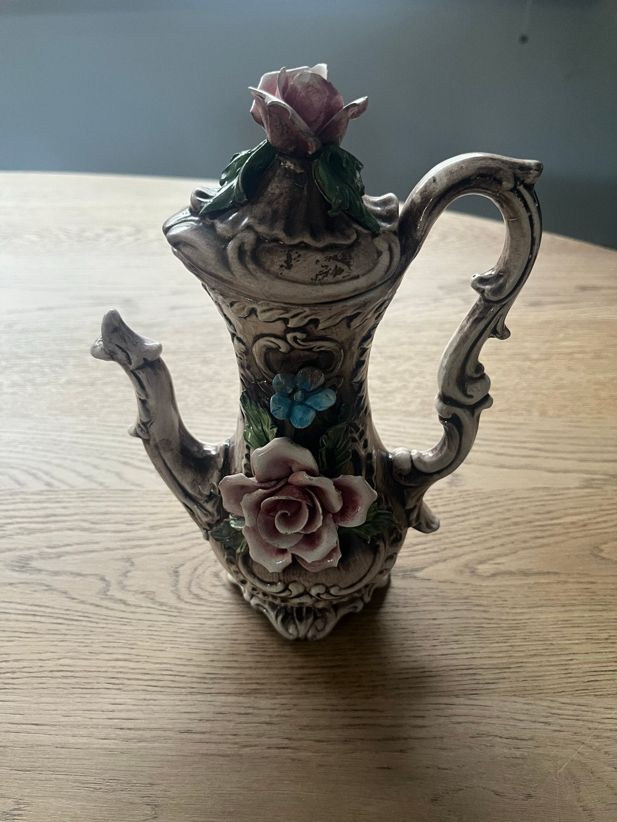 Decoratieve theepot met rozenmotief, Antiek en Kunst, Ophalen of Verzenden