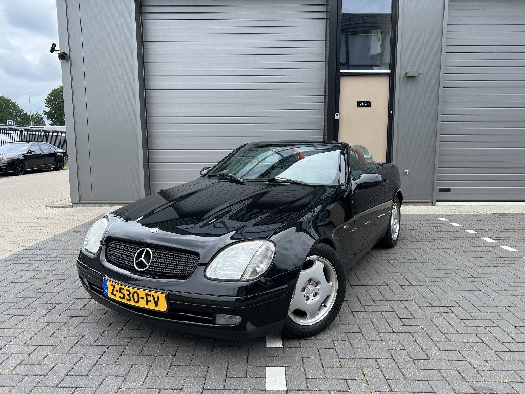Mercedes SLK 200 Designo | Hardtop Cabrio | Handgeschakeld, Auto's, Mercedes-Benz, 1998 cc, 4 cilinders, Cabriolet, Zwart