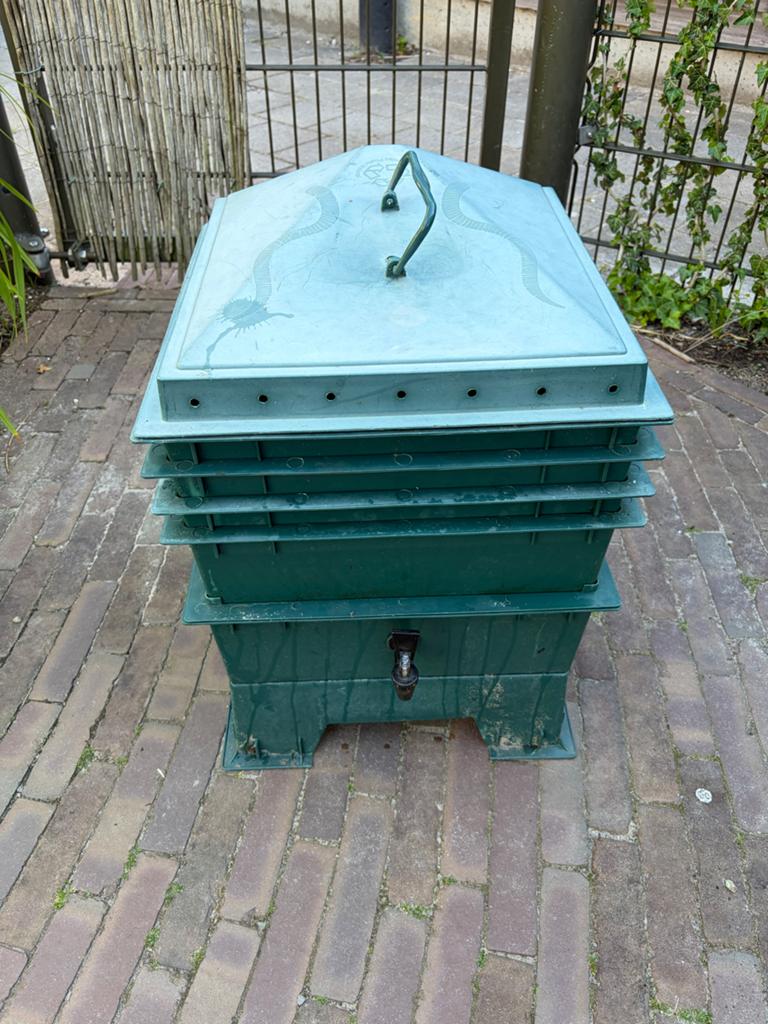 Groene wormenbak / wormenhotel voor compost, Ophalen, Gebruikt