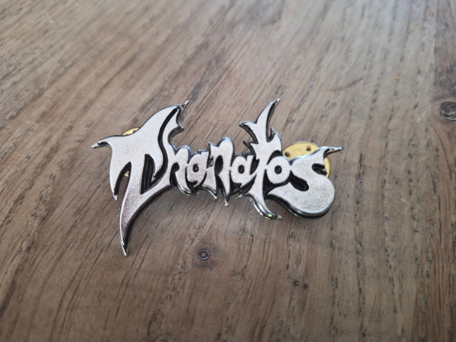 Thanatos pin NIEUW, zeldzaam !, Ophalen, Nieuw, Pop, Beeldje of Miniatuur