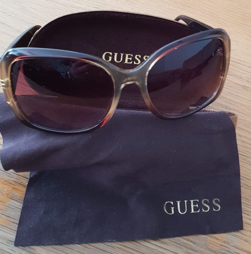 Guess dames zonnebril bruin merk strass merk zonnebrillen, Sieraden, Tassen en Uiterlijk, Verzenden, Gebruikt, Bruin, Zonnebril