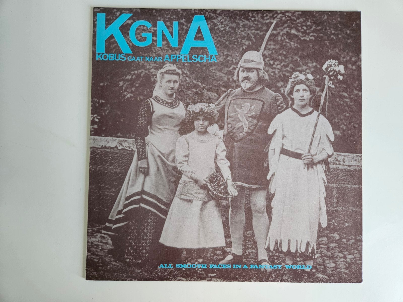 lp, KGNA  Kobus gaat naar Appelscha All smooth Faces in A, Cd's en Dvd's, Ophalen of Verzenden, Zo goed als nieuw, 12 inch, Poprock