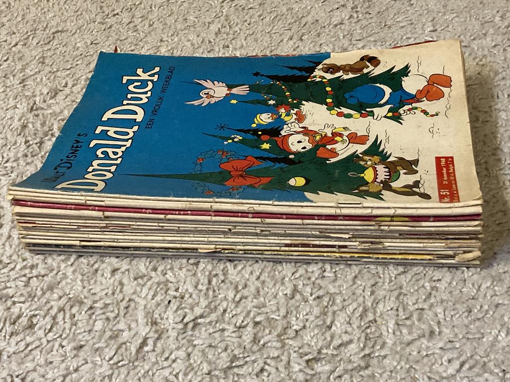 24x Donald Duck Weekblad - 19x Jaargang 1968 + 5x uit 1967, Gelezen, Europa, Ophalen of Verzenden, Meerdere comics