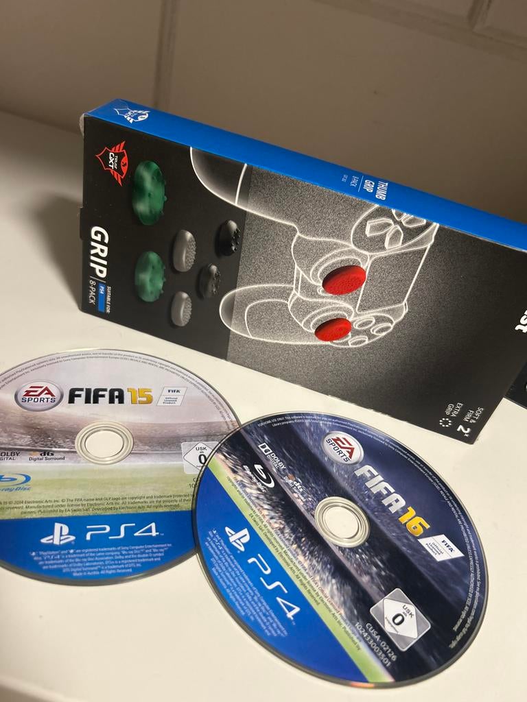 FIFA 15 en FIFA 16 voor PlayStation, Gebruikt, 2 spelers, Eén computer, Ophalen of Verzenden