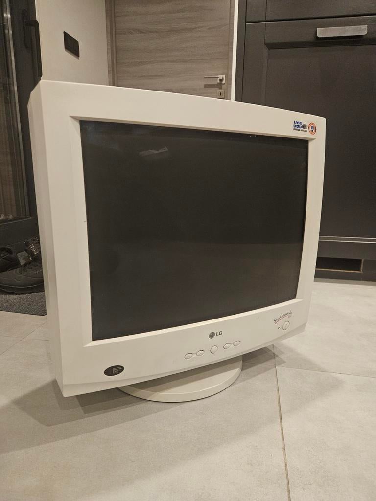 LG Studioworks 221U 21" CRT Monitor 115kHz 200Hz, Computers en Software, Monitoren, Ophalen, Zo goed als nieuw, 101 t/m 150 Hz