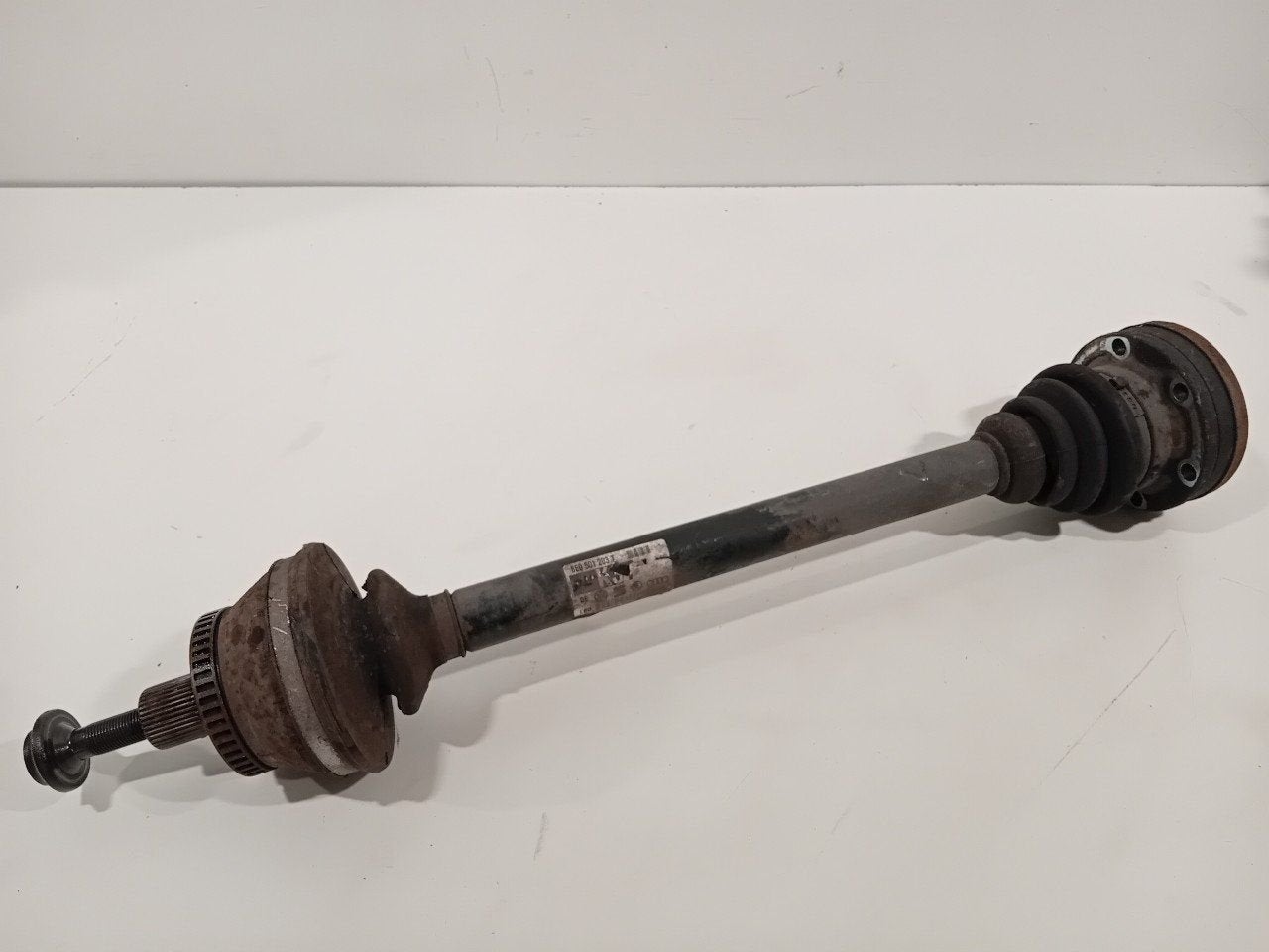 Aandrijfas links achter Audi RS 4, Onderdelen@venauto.nl, Van der Ven Autorecycling B.V., Gebruikt, Ettenseweg 76, 4706 PB Roosendaal, The Netherlands
