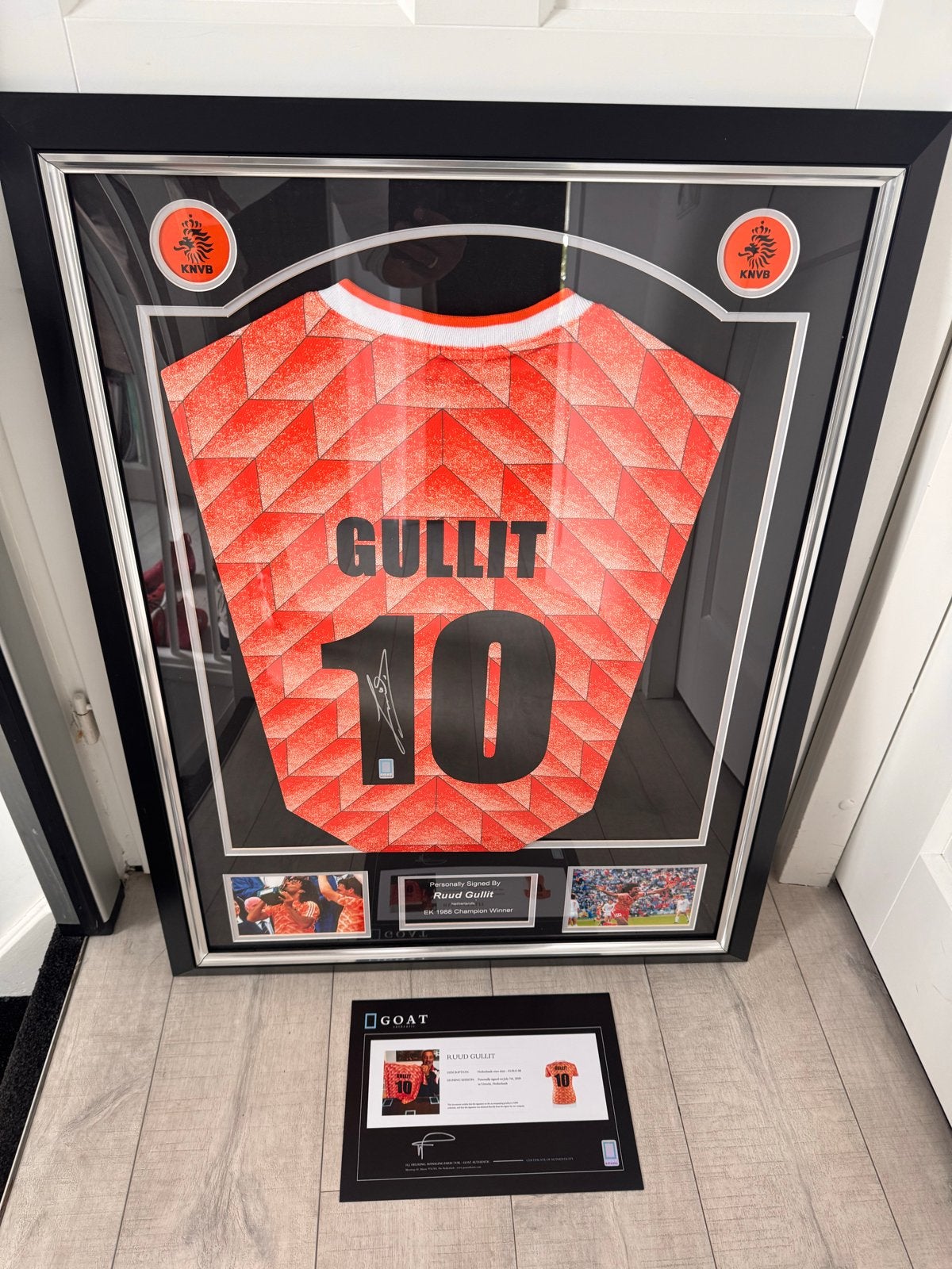 Gesigneerd ingelijst Nederlands elftal shirt Ruud Gullit, Ophalen of Verzenden, Zo goed als nieuw, Overige sporten, Shirt