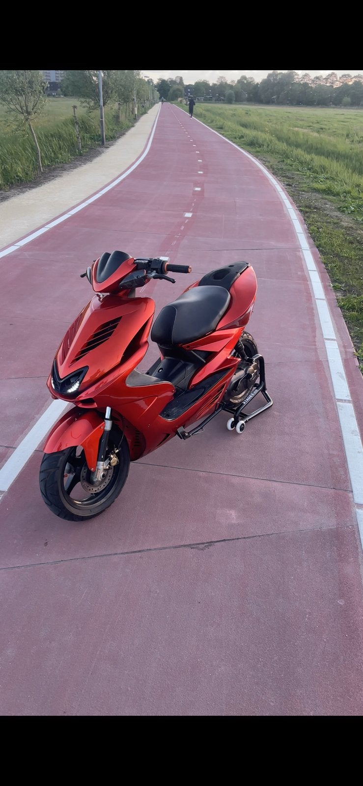 YAMAHA AEROX 70cc, Ophalen, Zo goed als nieuw, Tweetakt, Aerox