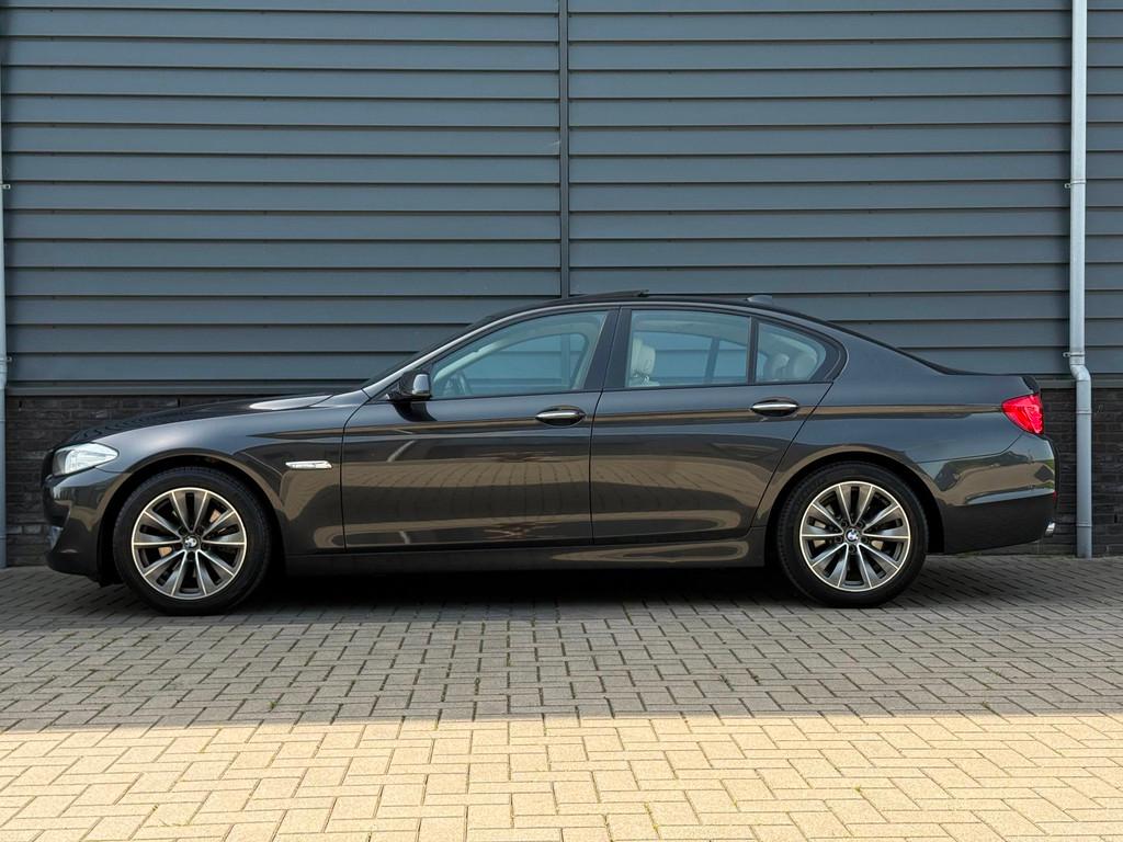 BMW 5-serie 520i High Executive Pano Leder Navi Climate, Automaat, Euro 5, Achterwielaandrijving, Gebruikt