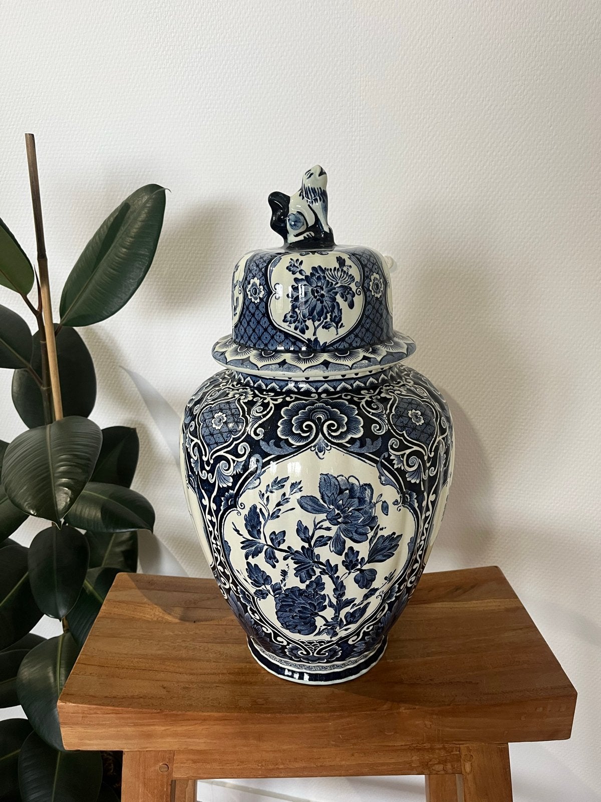 Delfts Blauwe en Witte Vaas By BOCH, Ophalen of Verzenden