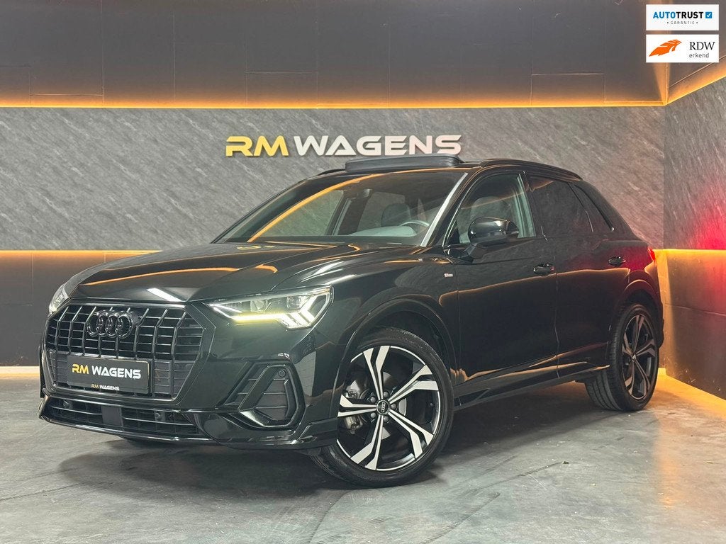 Audi Q3 35 TFSI S-Line||PANO|KEYLESS|CAM|19", Euro 6, 4 cilinders, 150 pk, Zwart