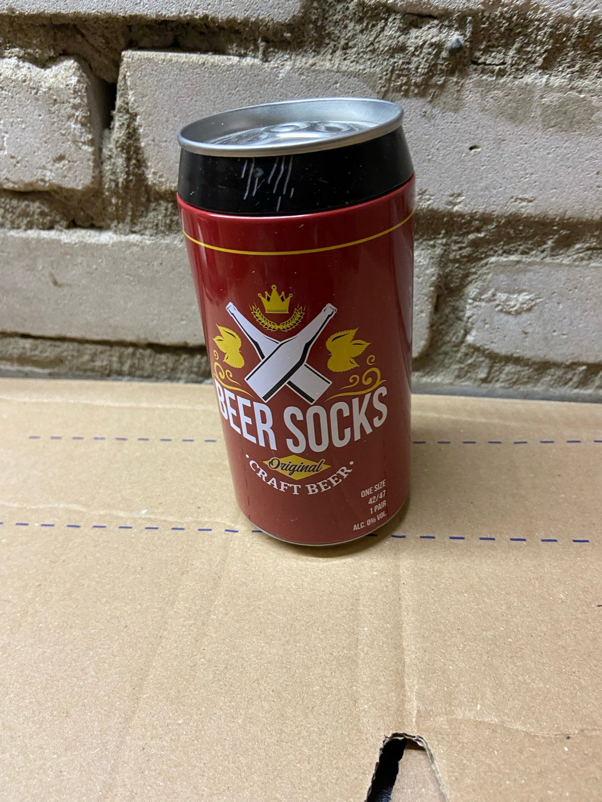 Spaarpot in de vorm van een bierblikje - Beer Socks, Verzamelen, Ophalen of Verzenden, Zo goed als nieuw, Metaal of Blik, Overige thema's