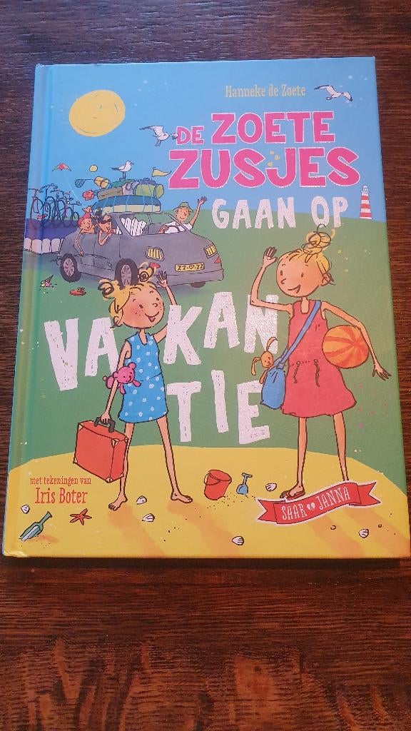 Boek de Zoete zusjes gaan op vakantie, Ophalen of Verzenden, Zo goed als nieuw, Hanneke de Zoete, Fictie algemeen