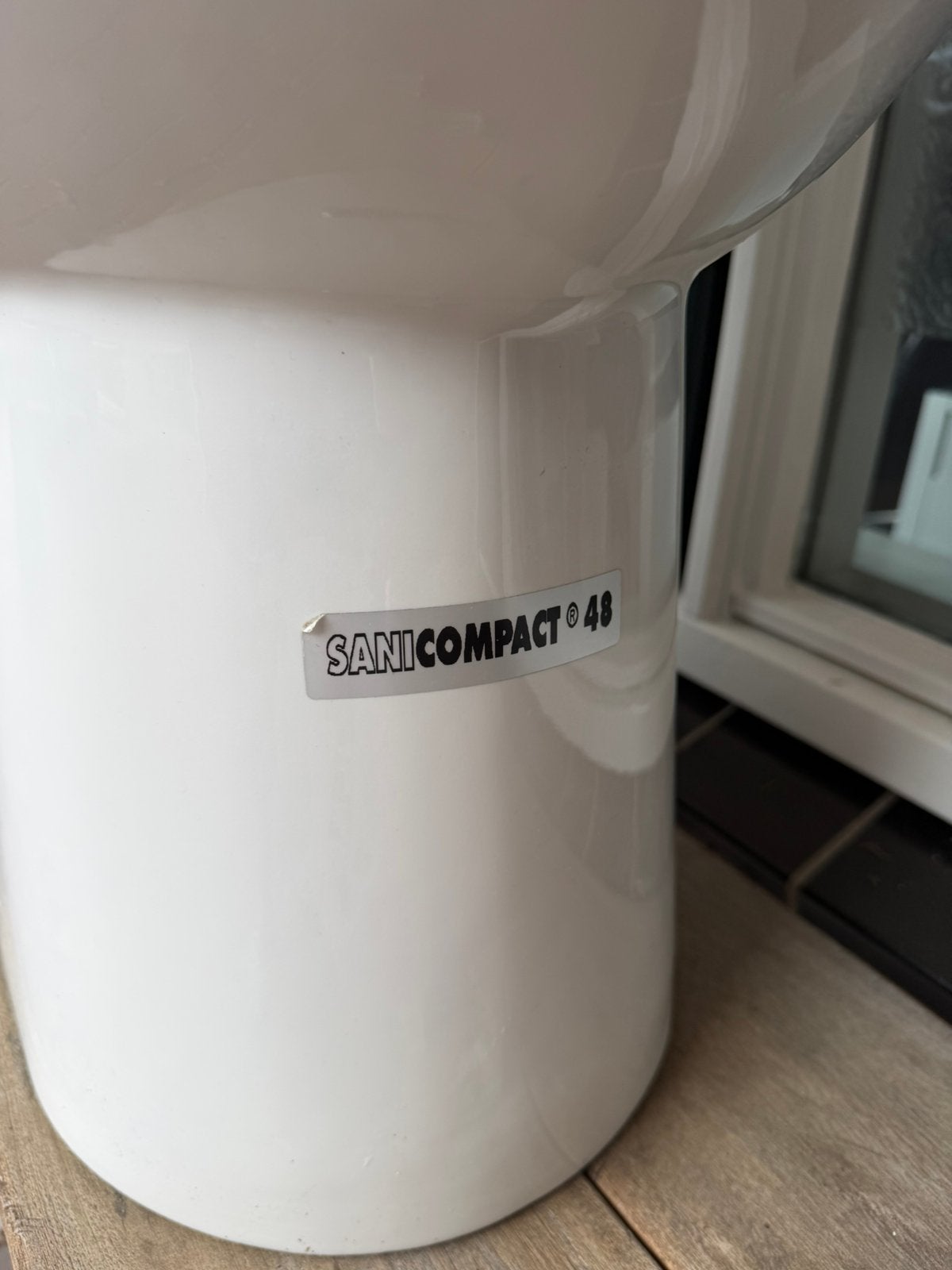 SFA Sanicompact 48 vermaler toilet – werkend – Sanibroyeur, Doe-het-zelf en Verbouw, Sanitair, Ophalen, Steen, Gebruikt, T