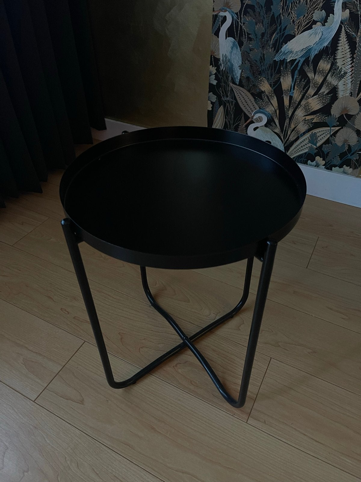 Zwart metalen bijzettafel - Rond, Huis en Inrichting, Ophalen, Minder dan 45 cm, Minder dan 55 cm, Metaal of Aluminium