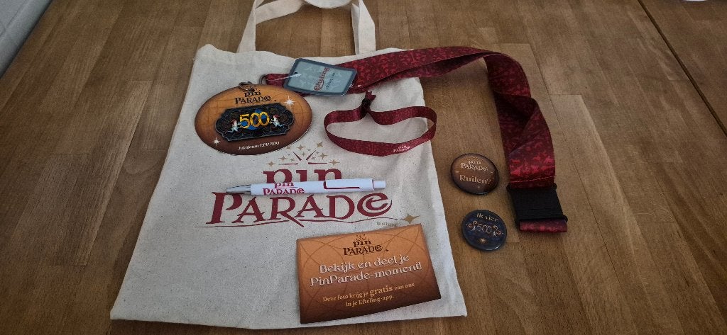 Efteling pin parade set met oa 500 pin tas, Ophalen of Verzenden, Zo goed als nieuw, Beeldje of Poppetje