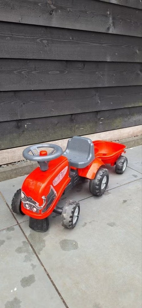 Falk Baby Chase IH speelgoedtractor met aanhanger, Ophalen of Verzenden, Zo goed als nieuw
