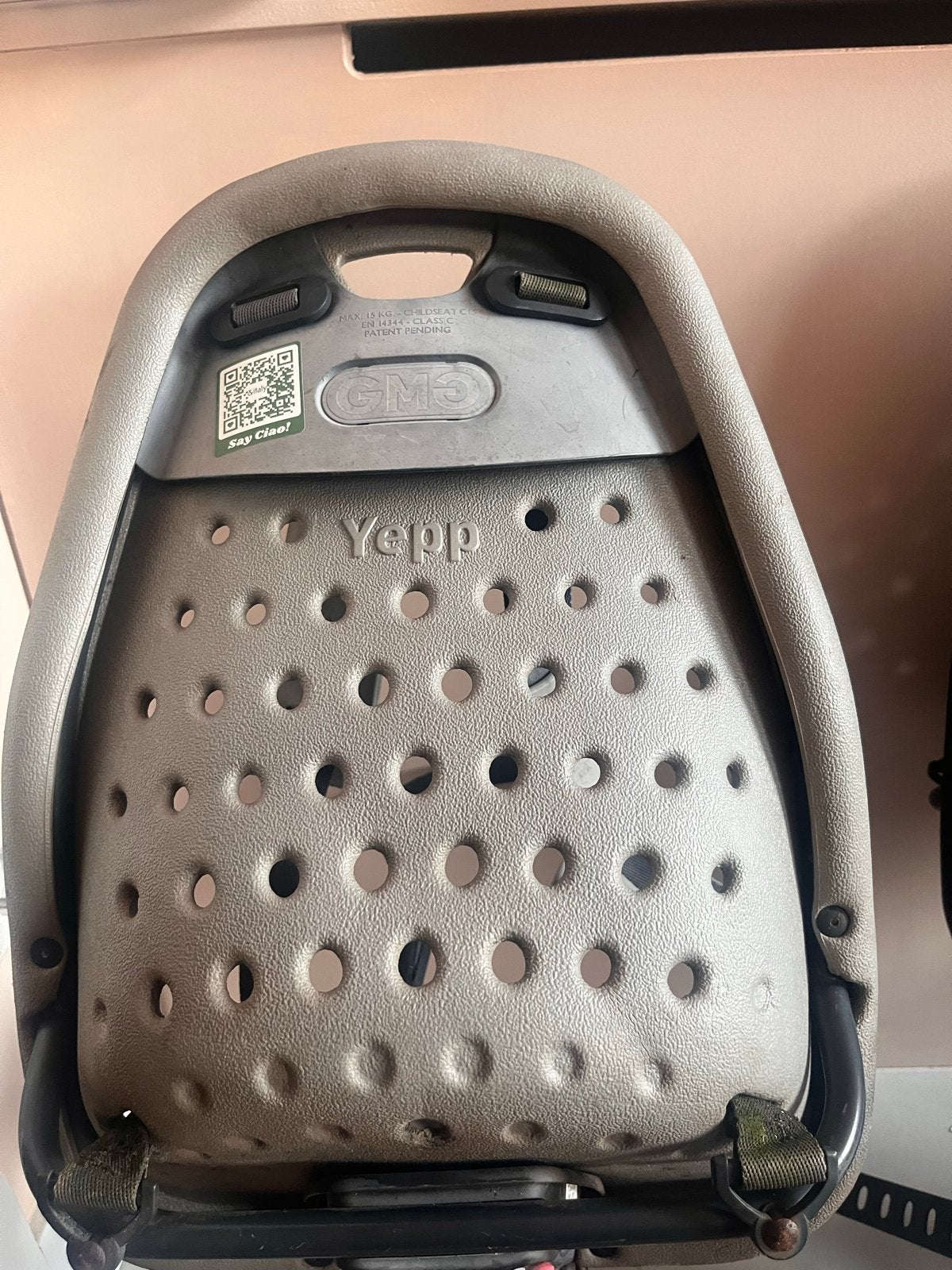 Grijs Yepp voorzitje met adapter, Fietsen en Brommers, Fietsaccessoires | Fietsstoeltjes, Ophalen, Gebruikt, Voorzitje