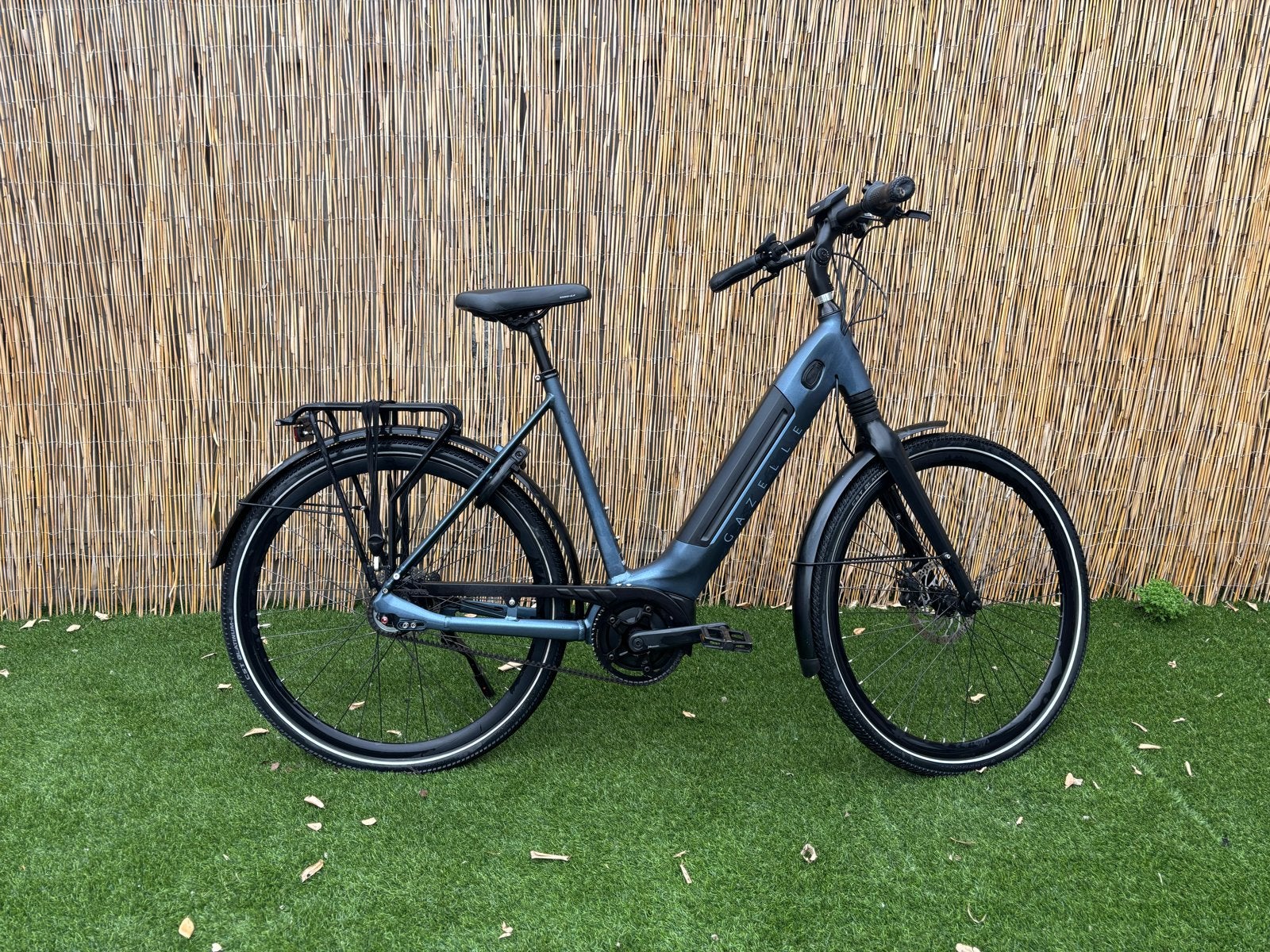 Gazelle Ultimate C8+ HMB z.g.a.n. - 8200km 57cm, Ophalen, Zo goed als nieuw, 50 km per accu of meer, 55 tot 59 cm