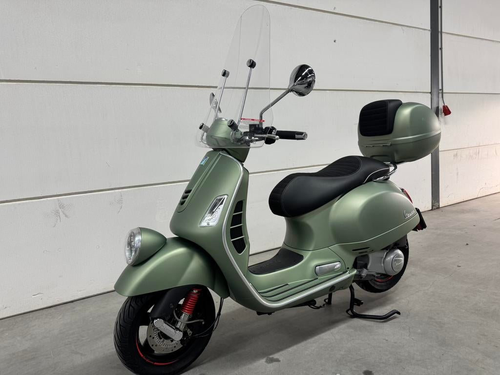Vespa 300 GTV Sei Giorni Special edition nr: 6150, Motoren, Scooter, Bedrijf, 278 cc, 12 t/m 35 kW