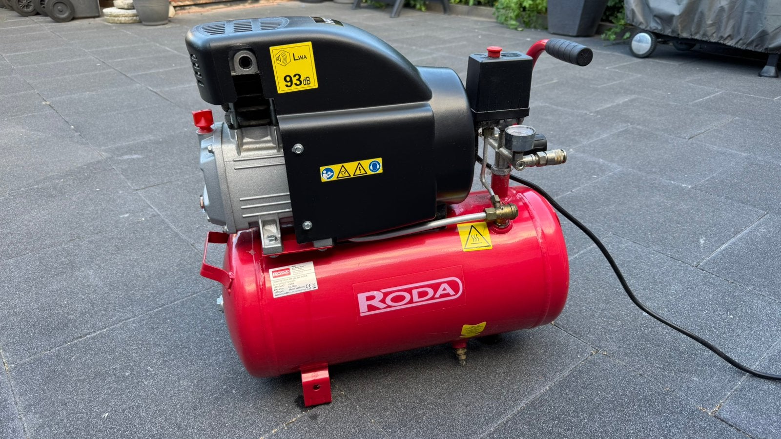 Roda Compressor 24L 2PK - Krachtige en compacte compressor, Ophalen, Gebruikt, 6 tot 10 bar, 25 tot 100 liter