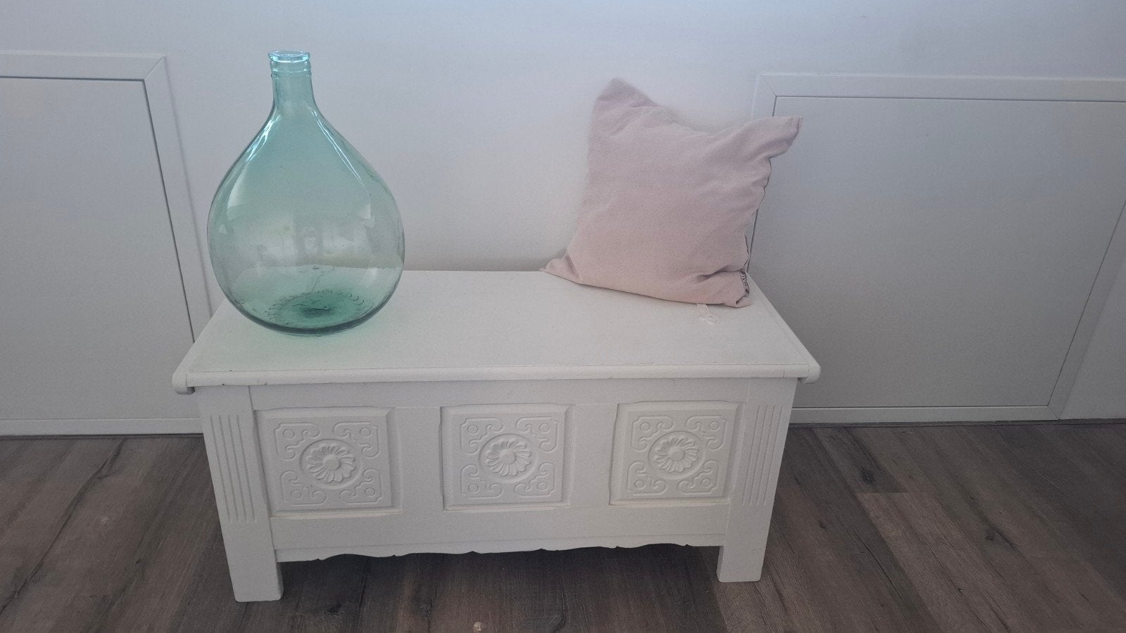 dekenkist , de kleur is wit  40cm hoog ,100cm lengte, Huis en Inrichting, Woonaccessoires | Kisten, Ophalen, Minder dan 50 cm