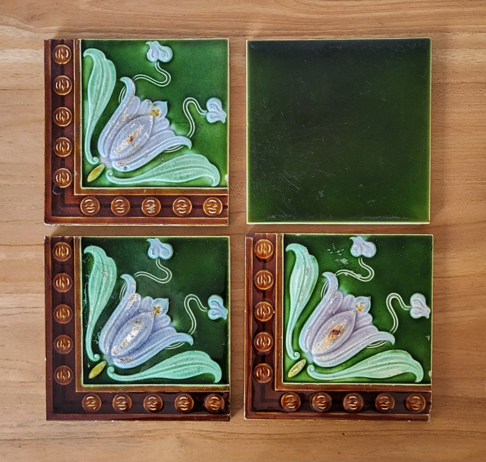 Groene Jugendstil tegels met bloemmotief, Ophalen of Verzenden