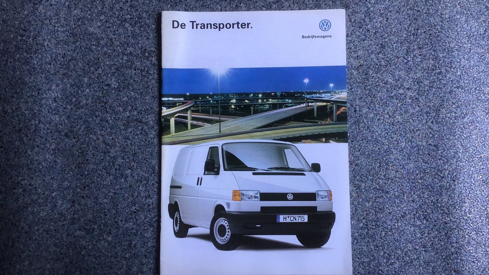 VOLKSWAGEN FOLDER TRANSPORTER 1997 MEERDERE EXEMPLAREN, Boeken, Ophalen of Verzenden, Zo goed als nieuw, Volkswagen