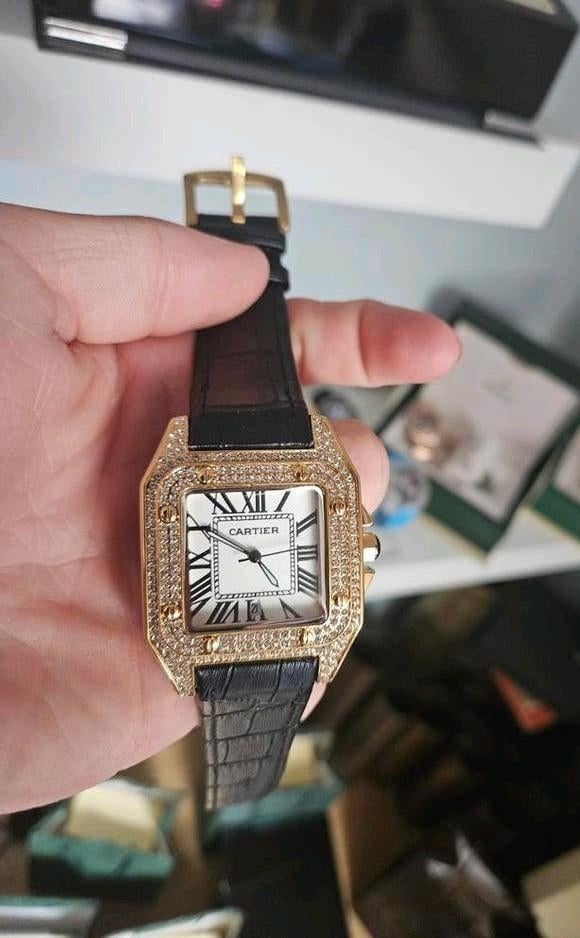 Gloednieuw Cartier Horloge iced out, Sieraden, Tassen en Uiterlijk, Horloges | Dames, Overige merken, Leer, Polshorloge, Nieuw