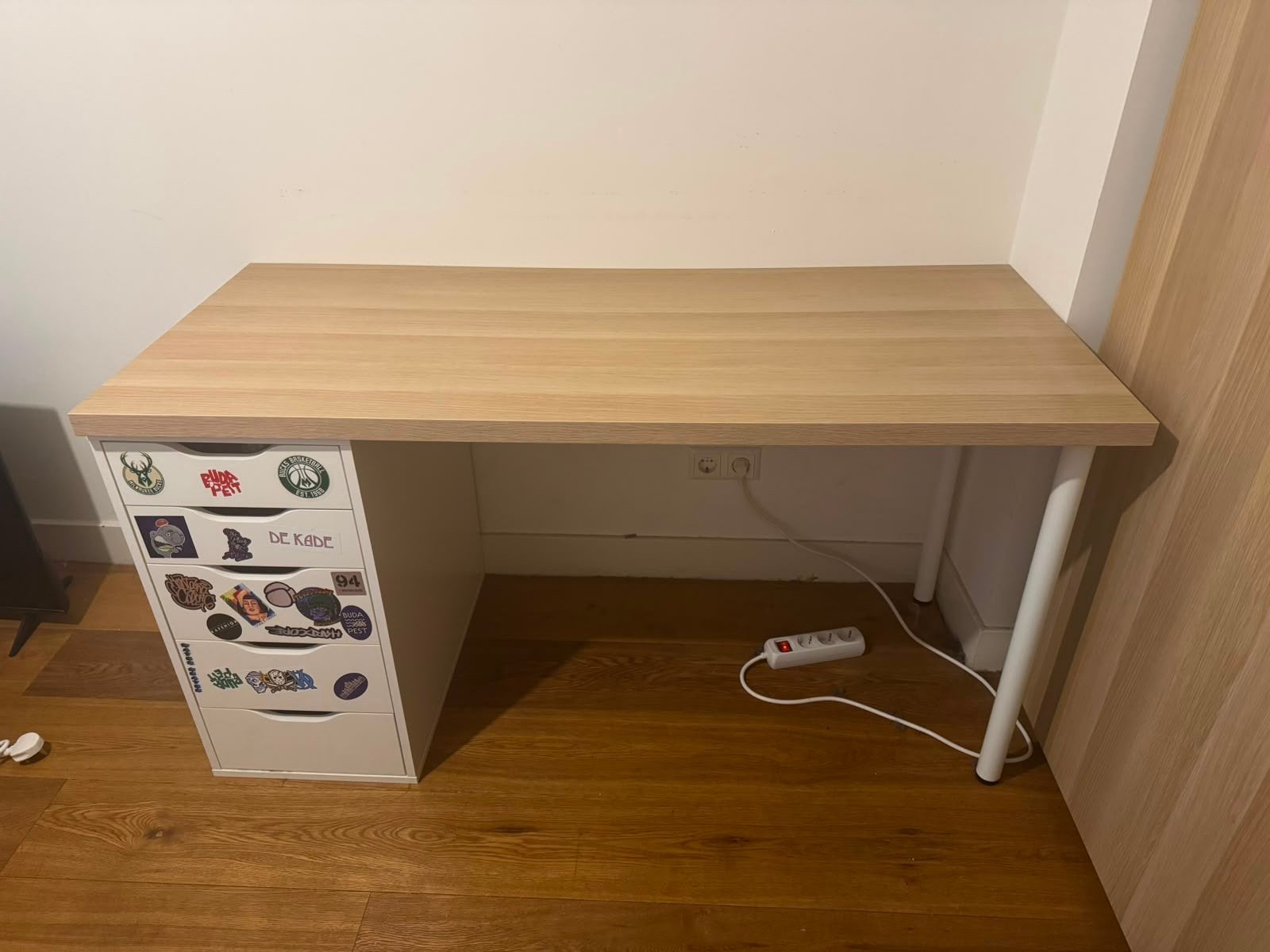 Desk, Ophalen, Zo goed als nieuw