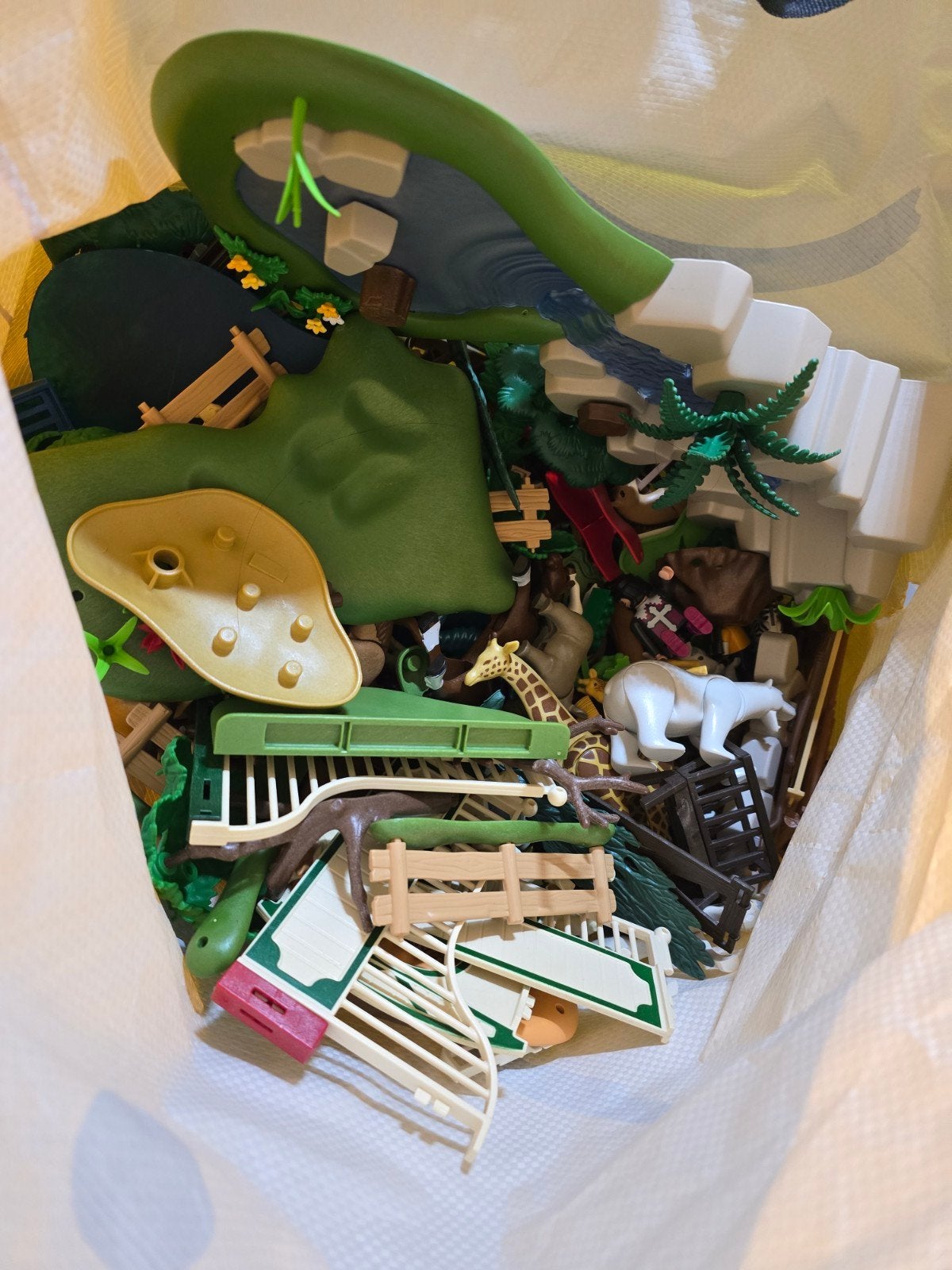 Grote tas vol Playmobil – dieren, hekken, bomen, etc, Kinderen en Baby's, Speelgoed | Playmobil, Ophalen of Verzenden, Gebruikt
