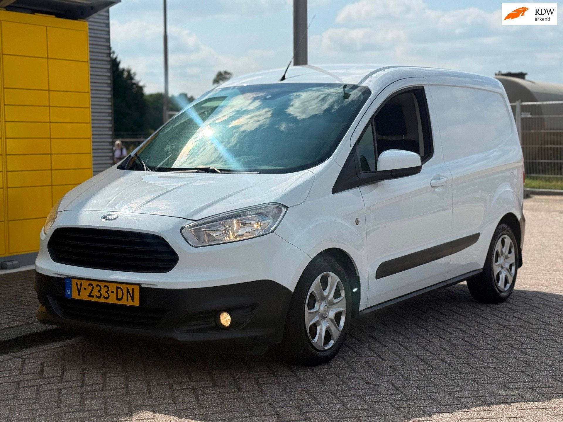 Ford Transit Courier 1.5 TDCI BJ 2017 Euro 6 AIRCO Schuifdeu, Auto's, Voorwielaandrijving, Stof, Gebruikt, Euro 6