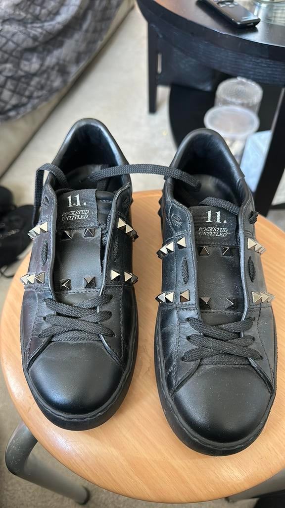 Valentino garavani schoenen zwart, Ophalen of Verzenden, Zo goed als nieuw, Zwart