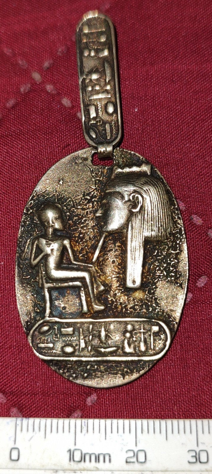 Vintage Egyptische Hanger met Hiërogliefen en Figuren, Met hanger, Gebruikt, Ophalen of Verzenden, Zilver