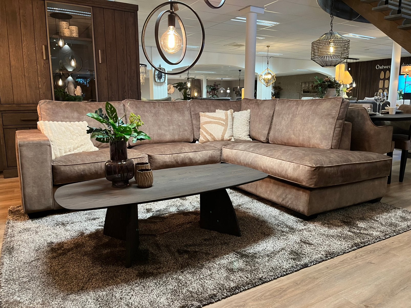 Hoekbank Showmodel  in adore Latte van 2499.-nu voor 995.-, Ophalen, Nieuw, Stof