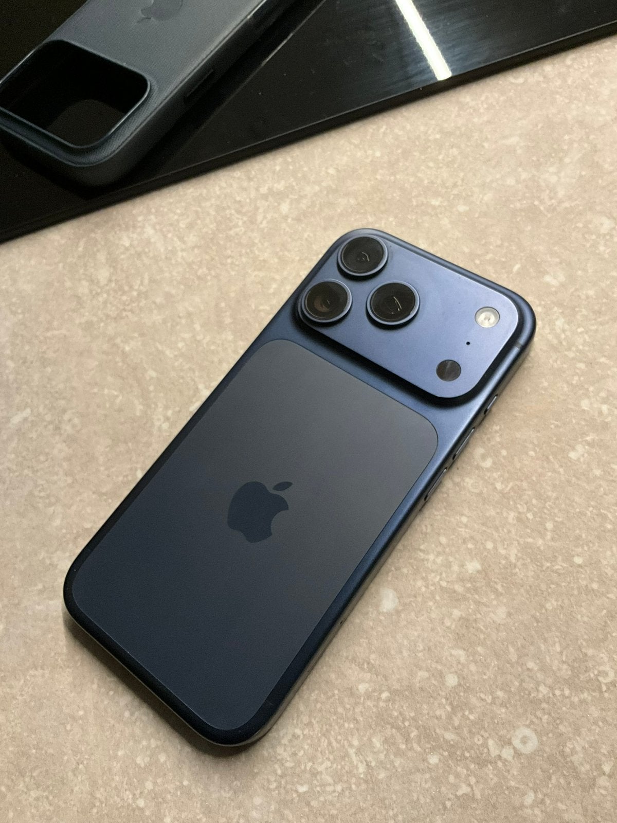 iPhone 17 Pro 256GB Deep Blue + with warranty + Amac factuur, Blauw, Ophalen of Verzenden, Zo goed als nieuw, Zonder simlock