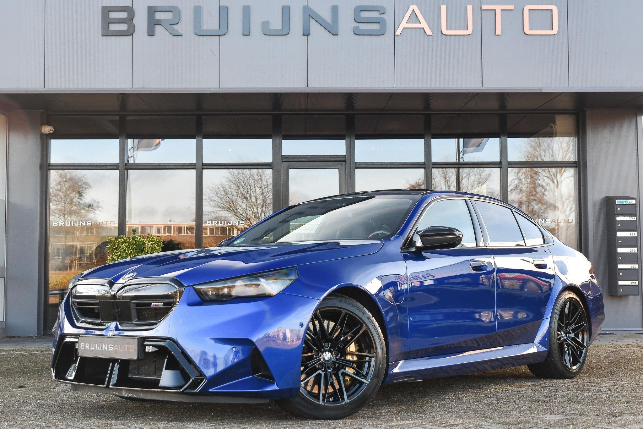 BMW M5 Sedan M5 M-Driver’s |Carbon Exterieur|Keramisch|BTW, Auto's, Automaat, Gebruikt, 2000 kg, 135 min