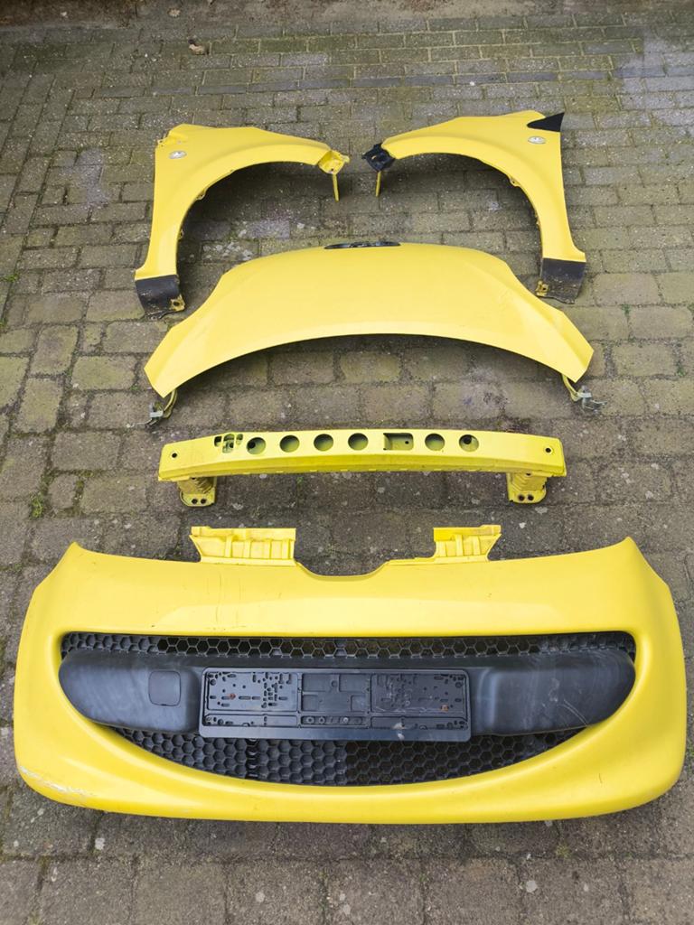 Peugeot 107 voorkop + achterkant rood bj 2006/2007/2008, Ophalen of Verzenden, Voor, Peugeot, Bumper