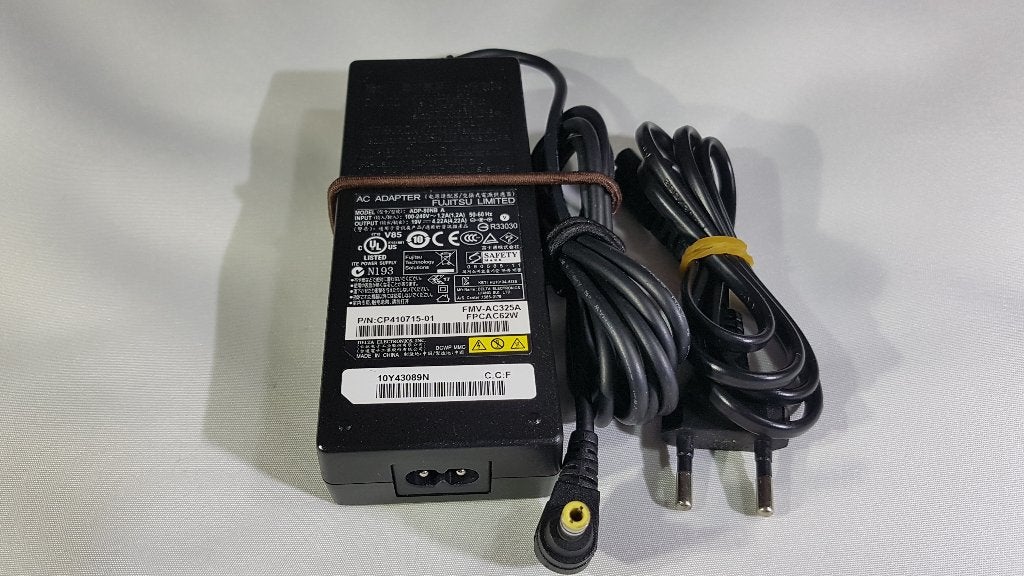 Fujitsu 19v-4.22A 80w oplader, pin tip 5.5mm, Ophalen of Verzenden, Gebruikt, Fujitsu