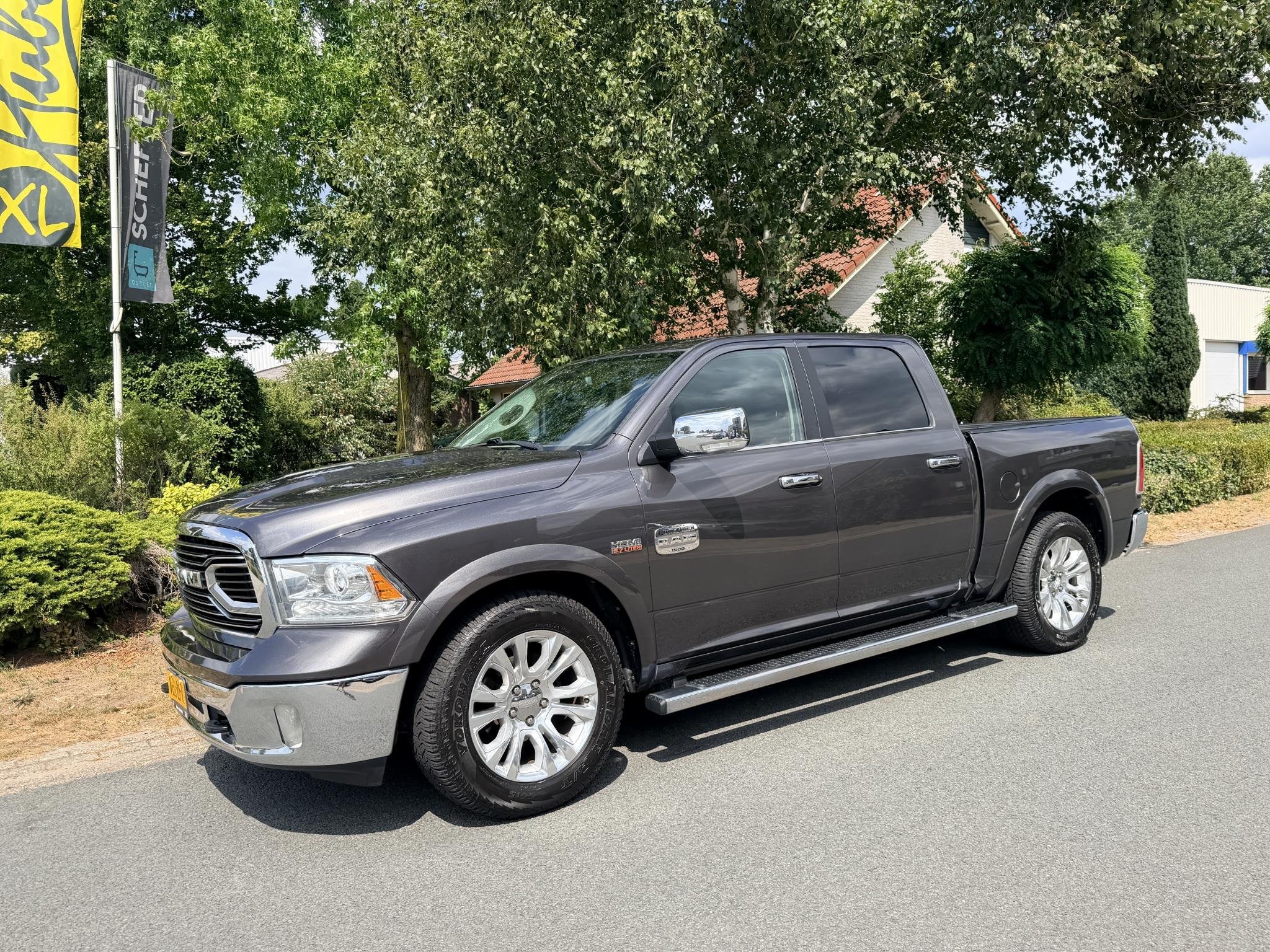 Dodge Ram 1500 5.7 V8 4x4 401PK Crew Cab Laramie Longhorn Ed, Auto's, Automaat, Gebruikt, 5654 cc, Lichtsensor