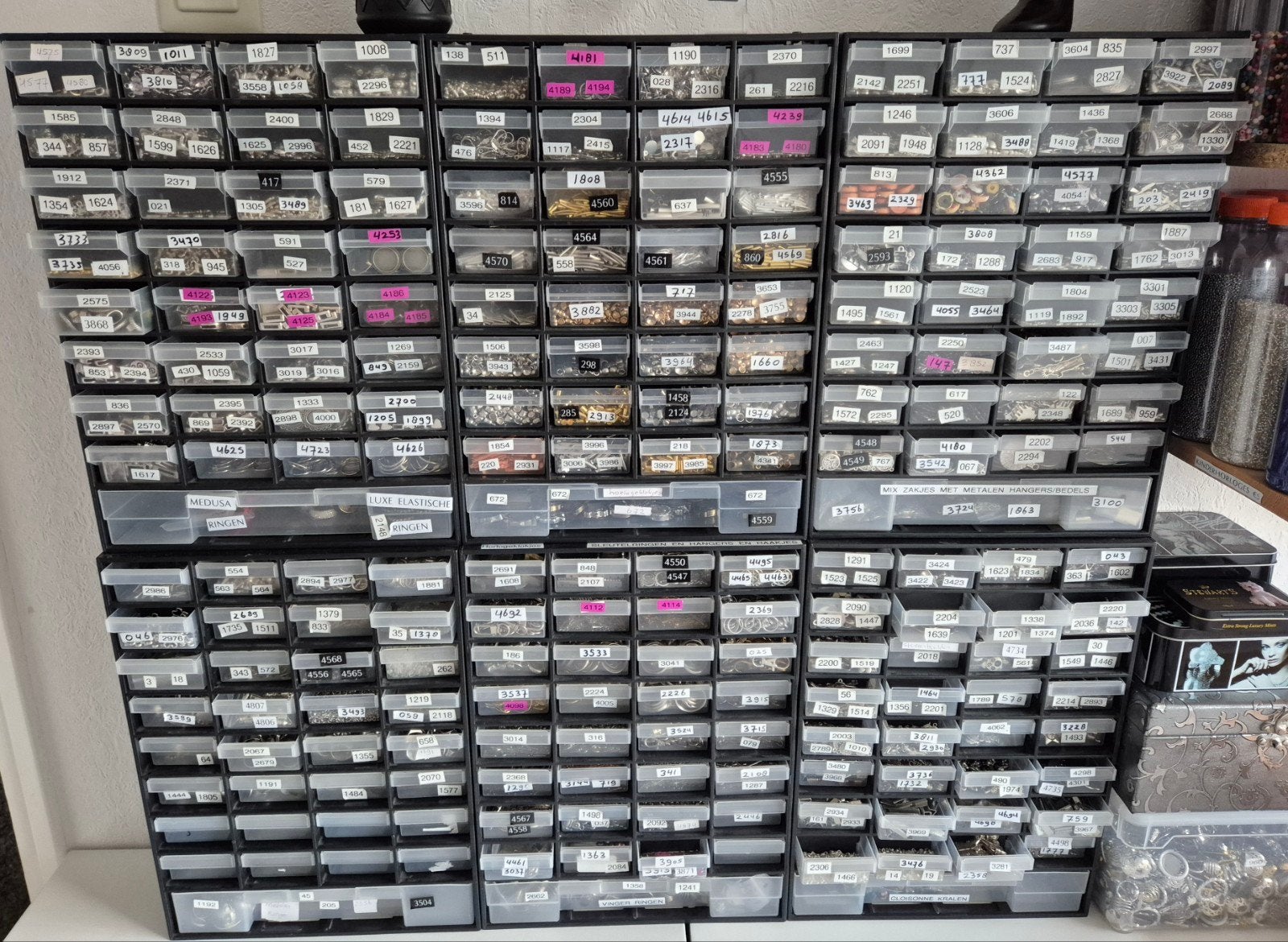 complete voorraad internetwinkel KralenVaria, Hobby en Vrije tijd, Ophalen, Nieuw, Kraal