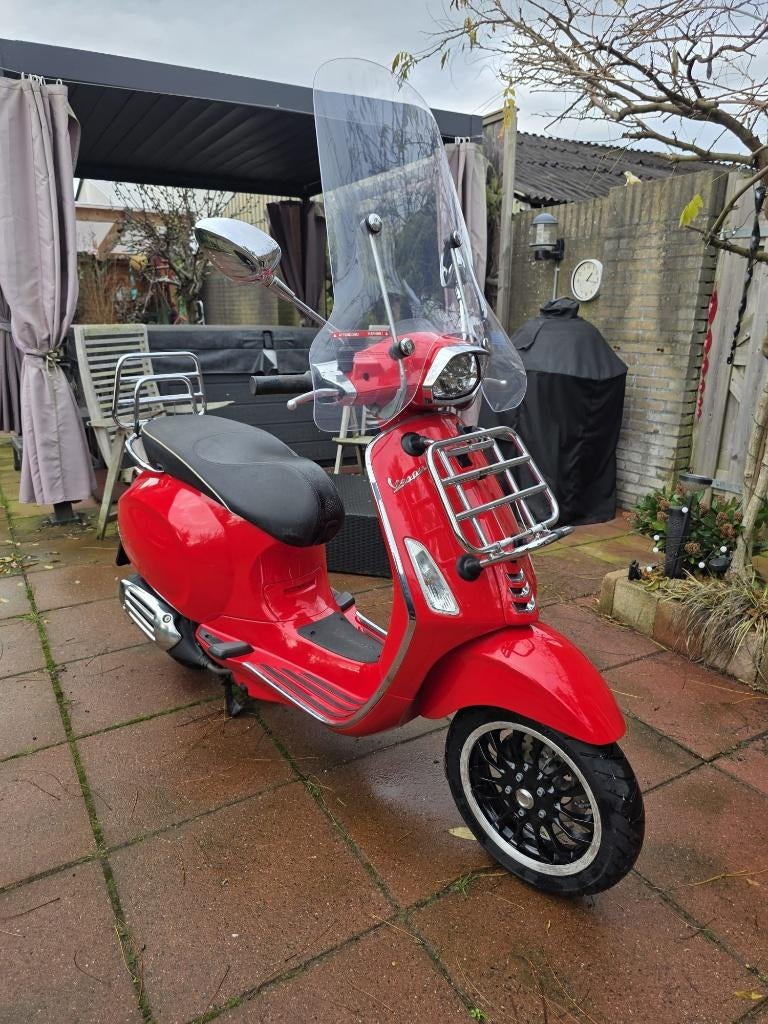 Prachtige vespa in nieuwstaat, Fietsen en Brommers, Scooters | Vespa, Zo goed als nieuw, Overige modellen, Benzine, Ophalen