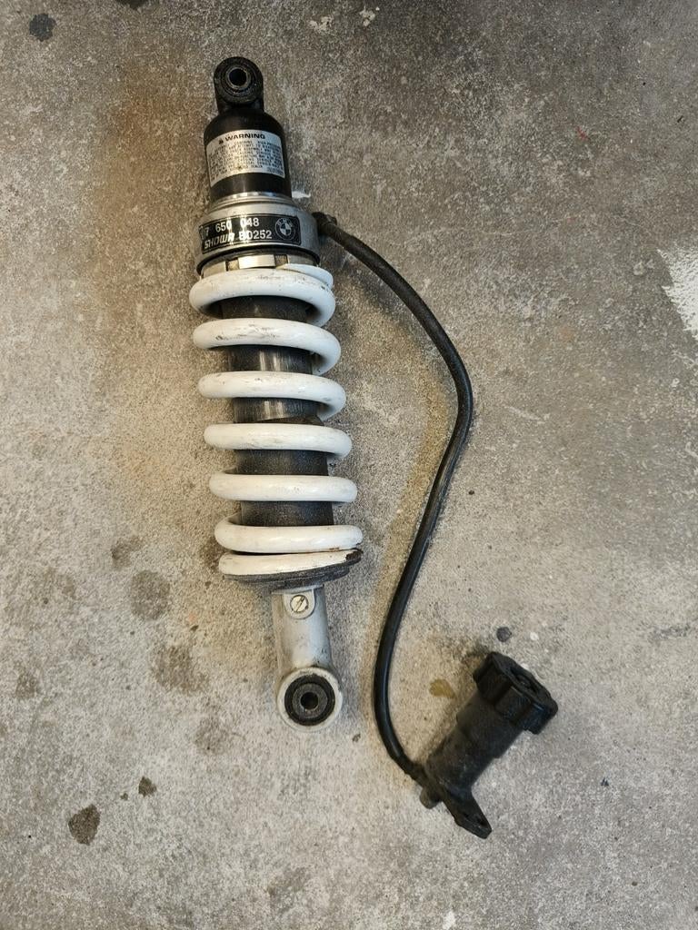 Achter schokdemper BMW 1150 Showa B025, Ophalen
