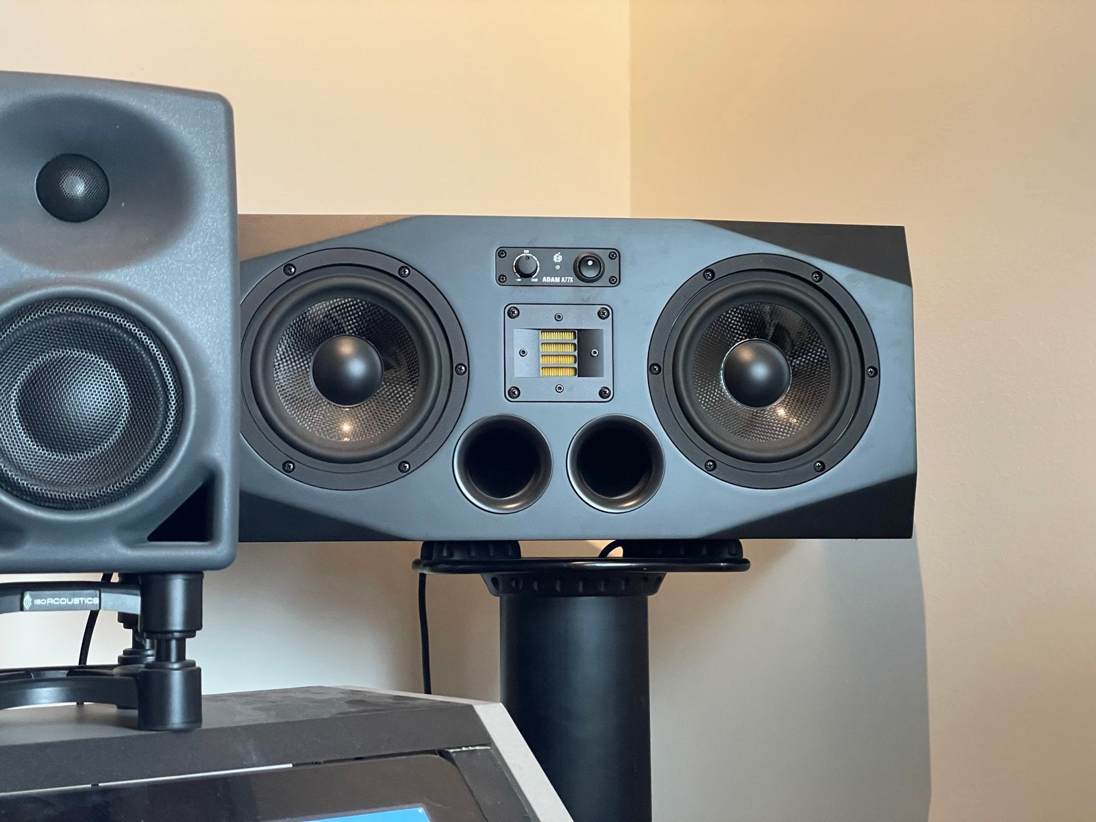 Adam A77x studiomonitoren met Adam Sub 12 subwoofer, Audio, Tv en Foto, Luidsprekers, Studiomonitor, Gebruikt, Ophalen, 150 watt of meer