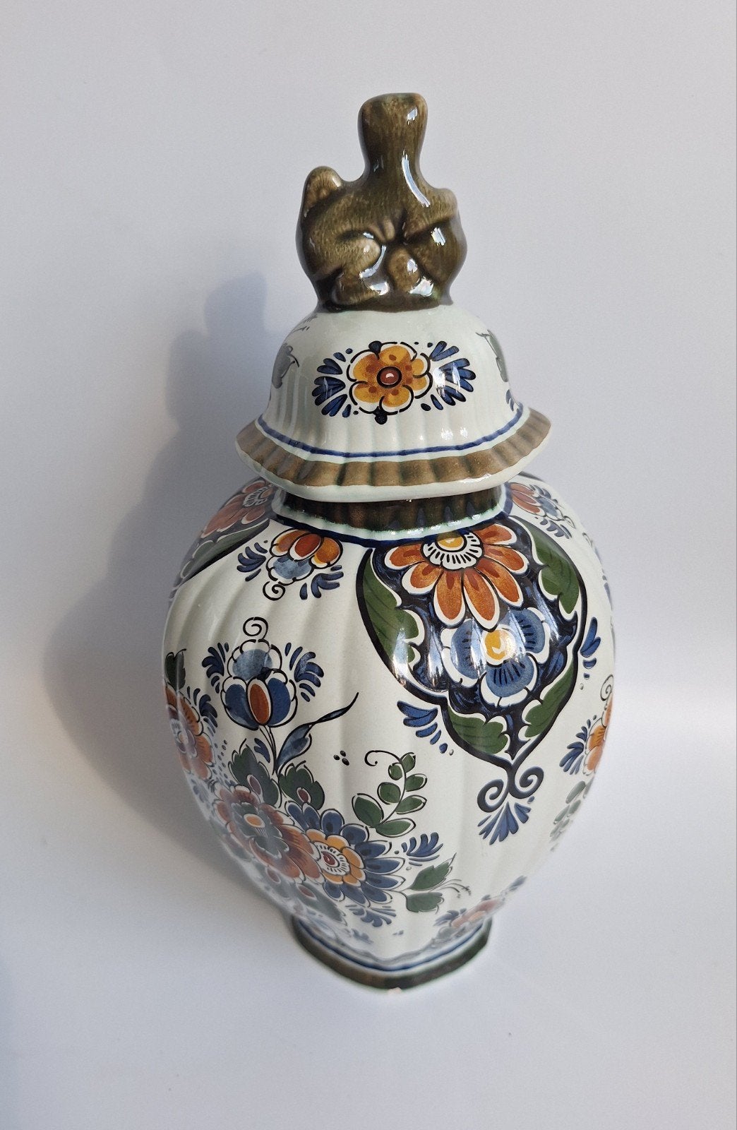 Prachtige vaas van Delft polychroom holland handwerk, Antiek en Kunst, Antiek | Vazen, Ophalen of Verzenden